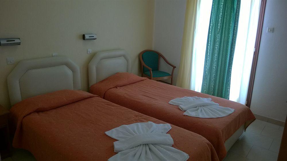 Anemomilos Suites Тира Экстерьер фото