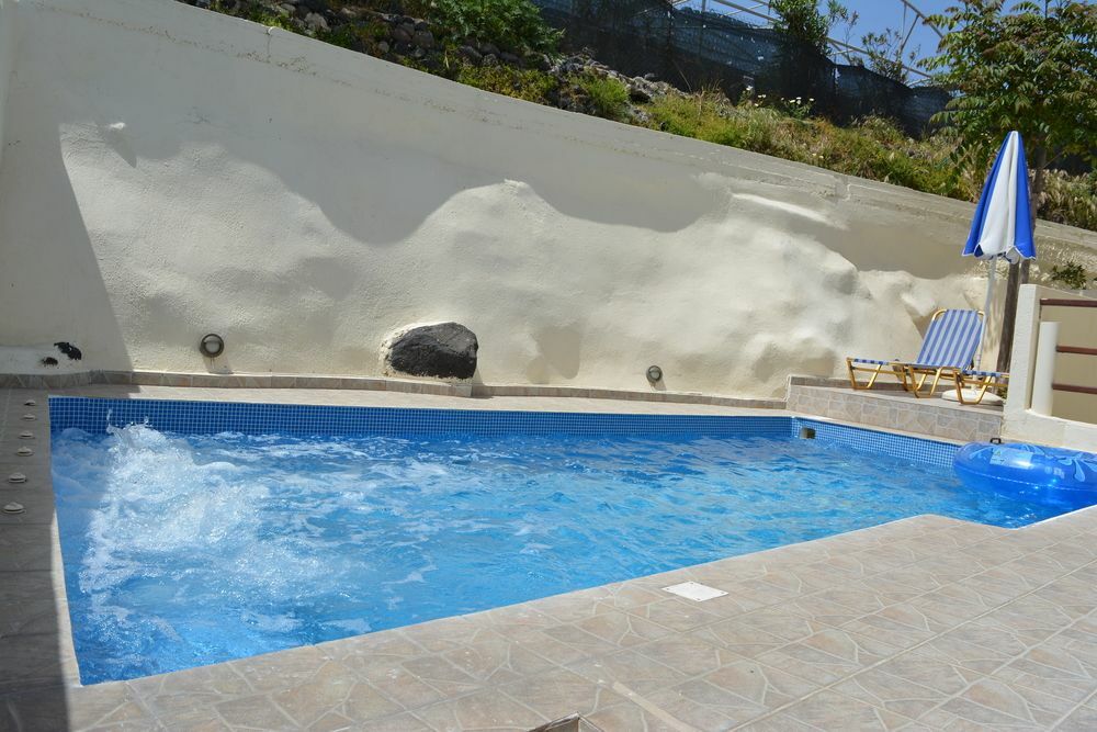 Anemomilos Suites Тира Экстерьер фото